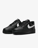 NIKE AIR FORCE 1 '07